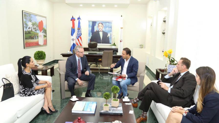 Alcalde Abel  Martínez recibe visita del Jefe de Misión Diplomática de Estados Unidos
