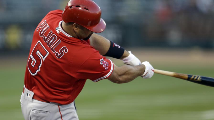 Pujols de 4-1; Angelinos pegan tres jonrones en 3ro y blanquean 7-0 a Filis 