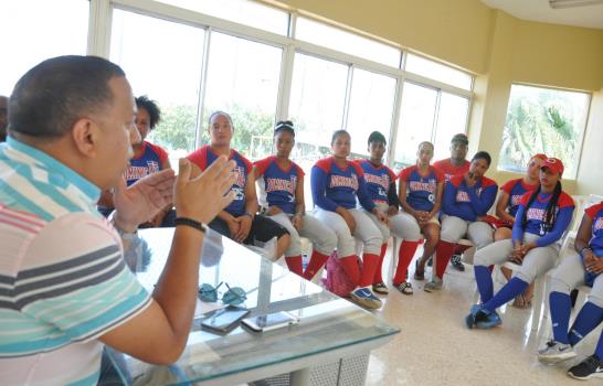 Dominicana con material joven busca clasificación a Juegos Panamericanos en sóftbol femenino