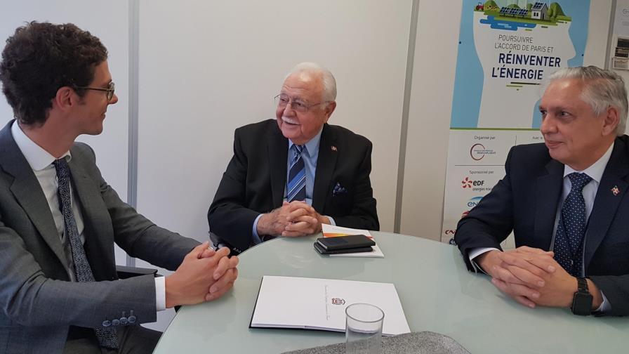 Ministro de Energía y Minas busca apoyo francés para impulsar energías renovables en la República Dominicana Ministro de Energía y Minas busca apoyo francés para impulsar energías renovables en la República Dominicana