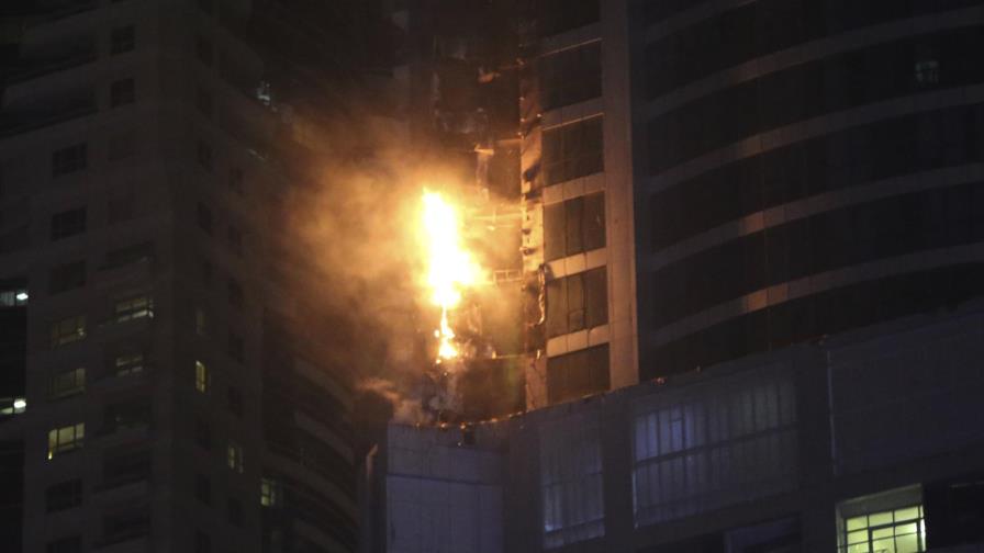 Incendio en rascacielos residencial de Dubái 