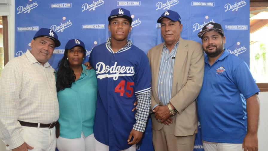 Yunior García, de la Academia Franklin Ferreras es firmado por los Dodgers