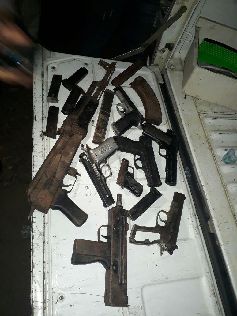 Policía ocupa armas de alto calibre en vivienda de Manoguayabo