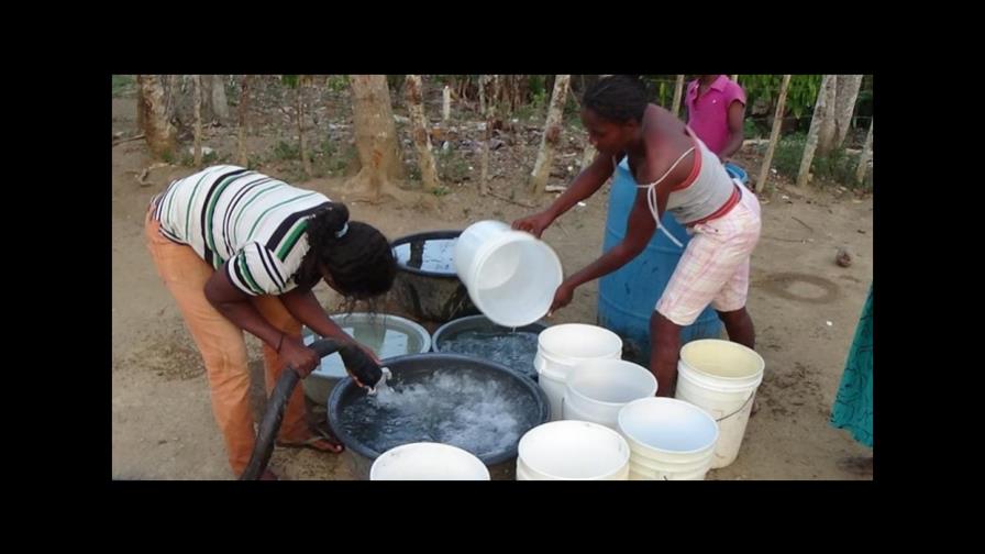 Residentes en barrio Mejoramiento Social denuncian que tienen cuatro meses sin agua
