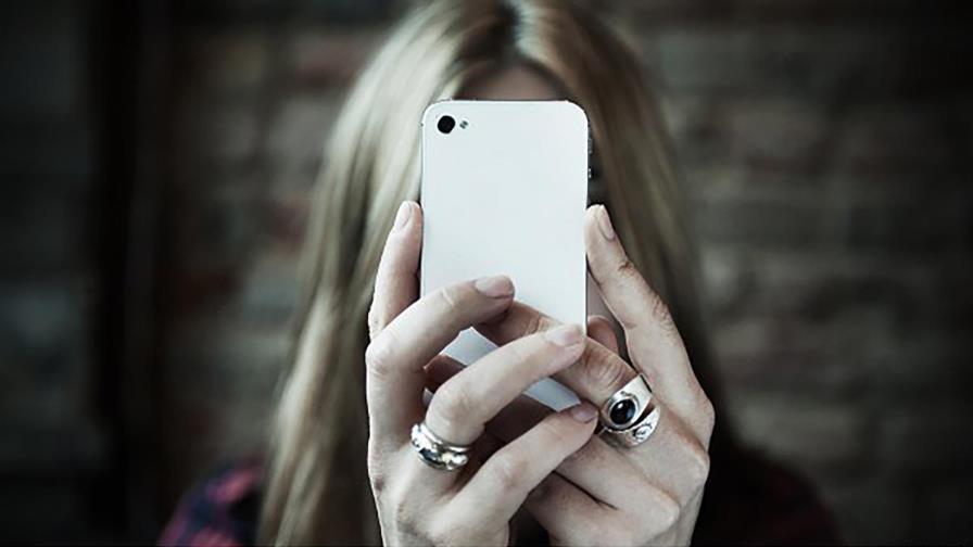 Las aplicaciones de mensajería anónima, bombas para el acoso