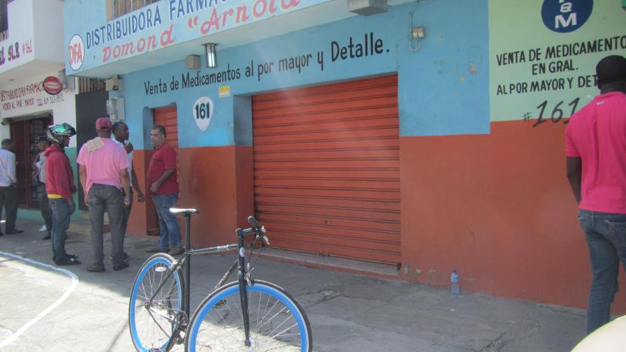 Salud Pública cierra distribuidora de medicamentos falsificados en Villa Consuelo Salud Pública cierra distribuidora de medicamentos falsificados en Villa Consuelo