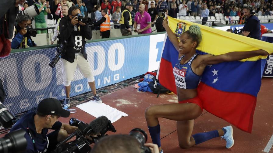 En duelo entre latinas, Yulimar Rojas le arrebata corona a Caterine Ibargüen