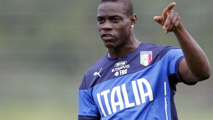 Mario Balotelli sorprendido de nuevo al volante a más velocidad de la permitida Mario Balotelli sorprendido de nuevo al volante a más velocidad de la permitida
