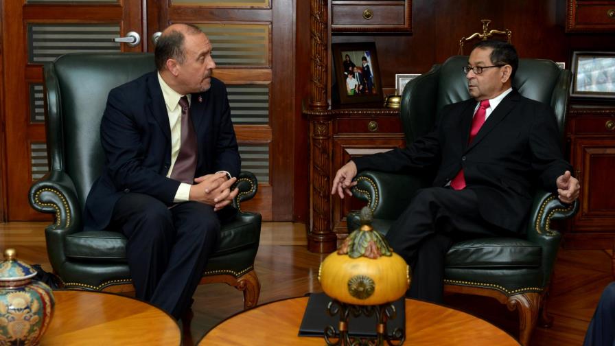 Escuela Nacional de la Judicatura y Universidad de Castilla La Mancha firman acuerdo de cooperación