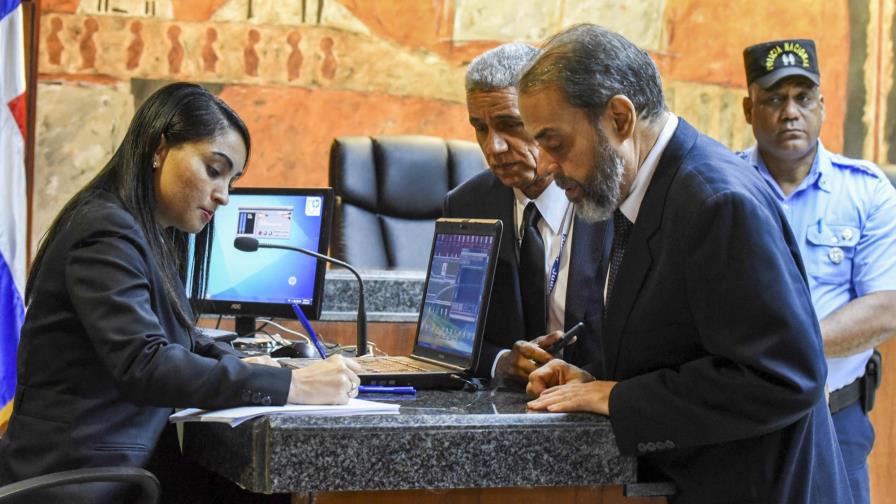 Sale de cárcel Bernardo Castellanos, uno de los acusados de los sobornos de Odebrecht Sale de cárcel Bernardo Castellanos, uno de los acusados de los sobornos de Odebrecht