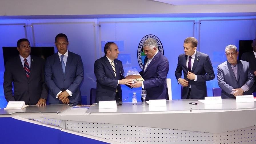 Comisión Bicameral se reúne con dirigencia PRD en marco estudio proyectos de leyes de Partidos y de Régimen Electoral Comisión Bicameral se reúne con dirigencia PRD en marco estudio proyectos de leyes de Partidos y de Régimen Electoral