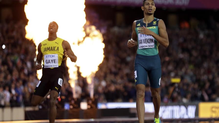 Van Niekerk mantiene la supremacía en los 400 metros planos en los Mundiales