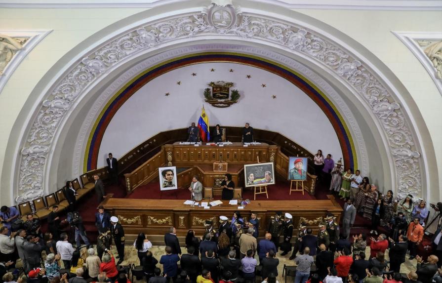Constituyente ejerce poder absoluto mientras merma la protesta en Venezuela