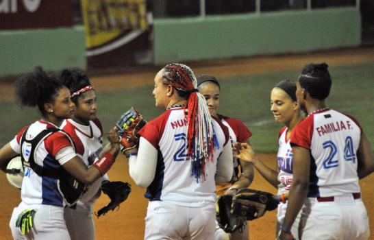 República Dominicana se divide entre triunfo y derrota ante Colombia y Puerto Rico
