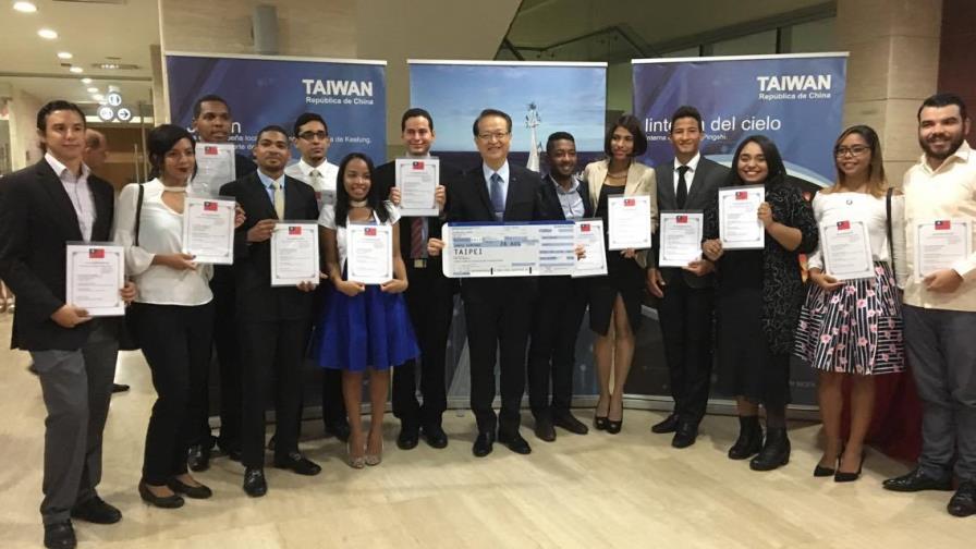 Embajada de Taiwán despide a jóvenes beneficiados con intercambio académico 