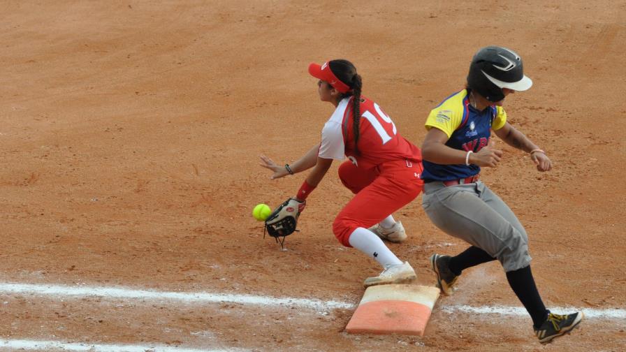 Colombia aprovecha errores de Perú y le gana por la mínima Colombia aprovecha errores de Perú y le gana por la mínima