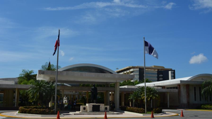 UASD prorroga curso de verano y cambia inicio del semestre para el 28 de agosto UASD prorroga curso de verano y cambia inicio del semestre para el 28 de agosto