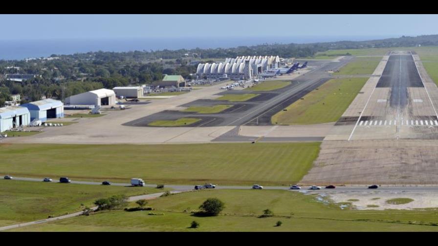 Federales confiscan US$850,000 y cinco armas a dominicano que  iba en avión privado a Punta Cana 