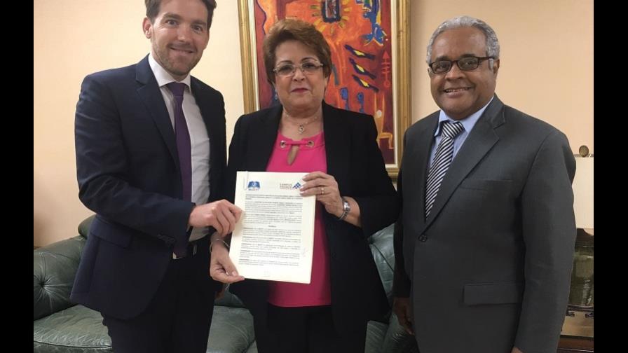 Dominicanos ganan becas mundiales de excelencia y prestigio internacional Dominicanos ganan becas mundiales de excelencia y prestigio internacional