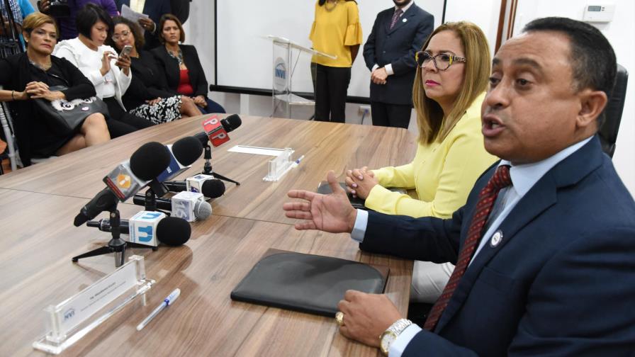 INVI y Plan Social invertirán RD$700 millones en mejoría de casas INVI y Plan Social invertirán RD$700 millones en mejoría de casas