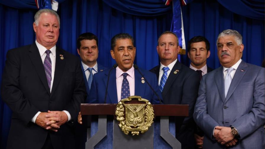 Adriano Espaillat dice legisladores trataron al presidente Danilo Medina sobre crisis venezolana