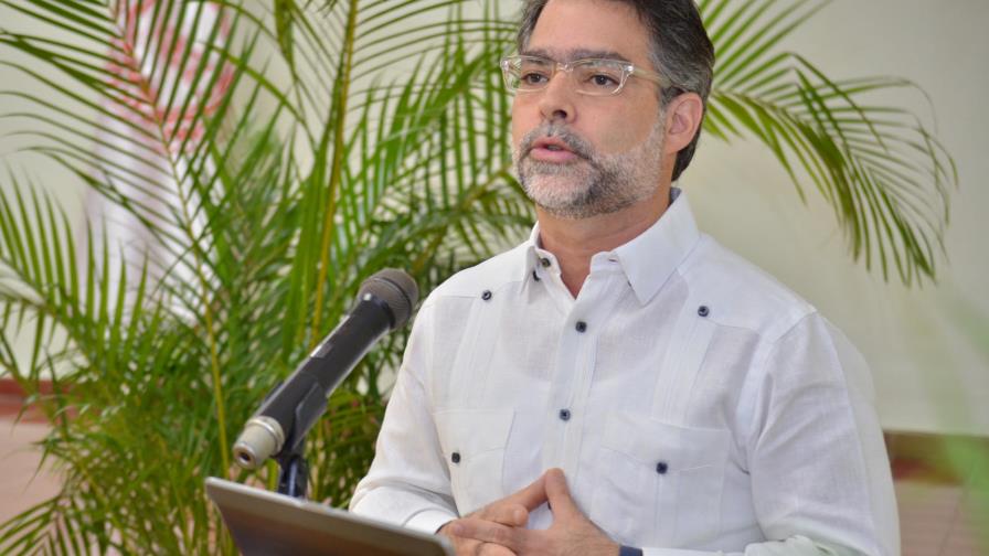 Economista asegura gobiernos utilizan fondos de pensiones de trabajadores para financiar déficits del Estado