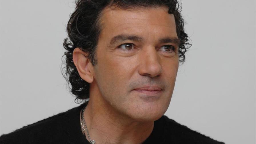 Banderas se encuentra “muy bien” de salud y descarta operación coronaria