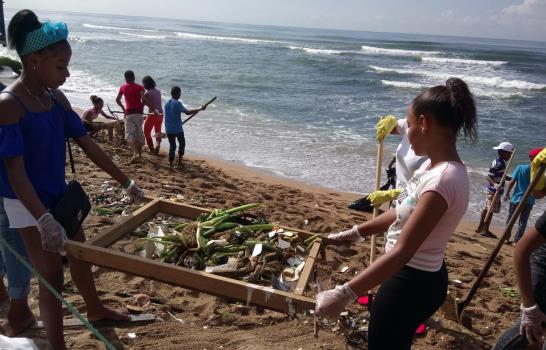 El 19 de agosto limpiarán la playa del Fuerte San Gil 