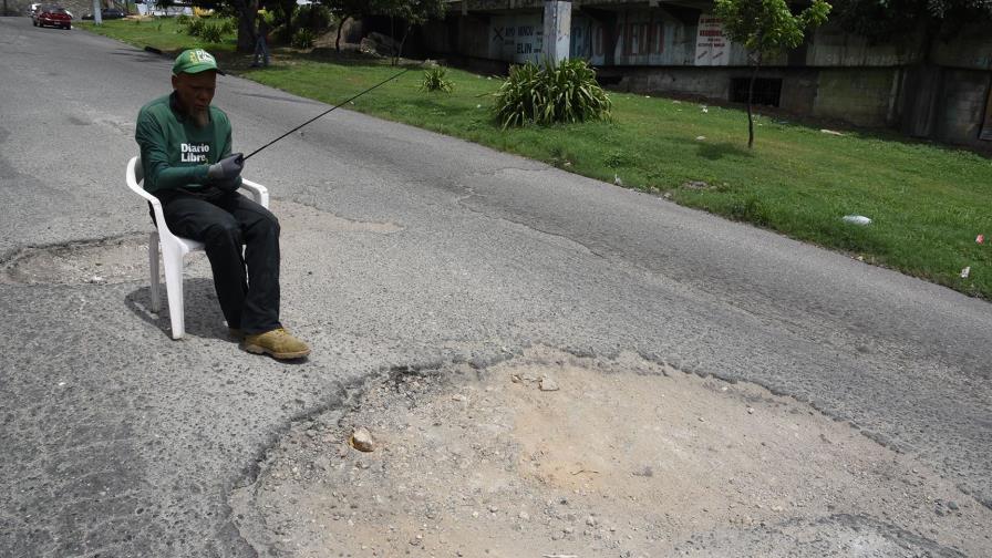 Denuncian males de “la calle maldita”