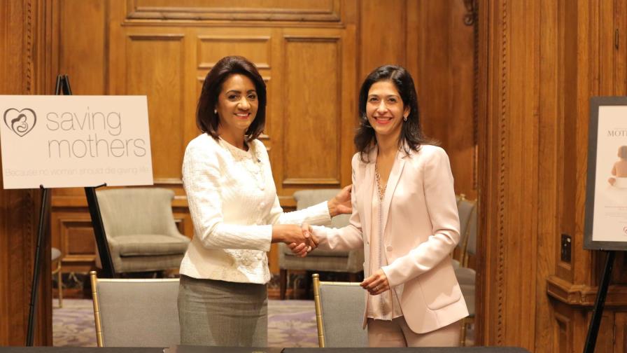 Primera Dama firma acuerdos en Nueva York para prevención de cáncer en mujeres      