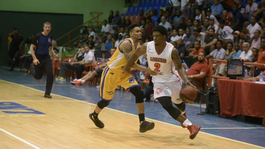 Los Leones evitan la barrida ante los Metros Los Leones evitan la barrida ante los Metros