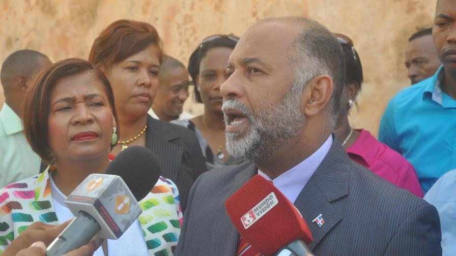 ADP recibe listado de profesores bloqueados; asegura no apoyará “botellas” ADP recibe listado de profesores bloqueados; asegura no apoyará “botellas”