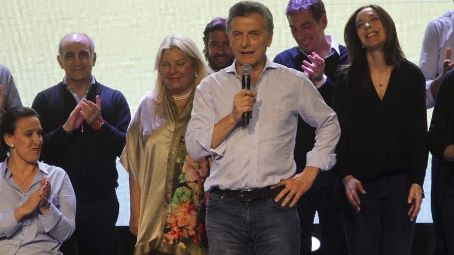 Oficialismo celebra triunfo ante Cristina Fernández en primarias en Argentina