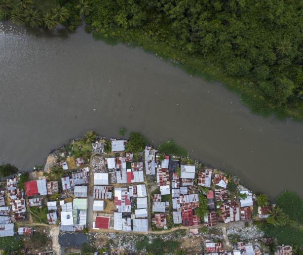 El barrio que creció en una “isla” improvisada en cauce del río Nagua
