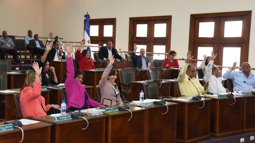 PLD, PRSC y PRD harán cumplir “regla de oro” en elección de bufetes regidores