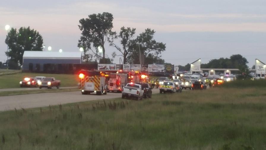 Mueren tres personas en tiroteo en evento automovilístico en Wisconsin