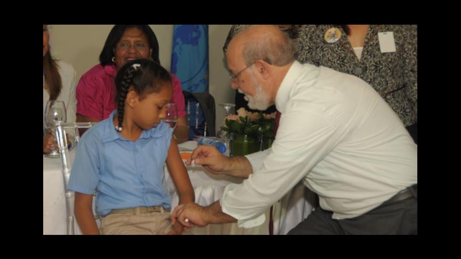 Ministra de Salud Pública instruye vacunar niñas contra papiloma Ministra de Salud Pública instruye vacunar niñas contra papiloma