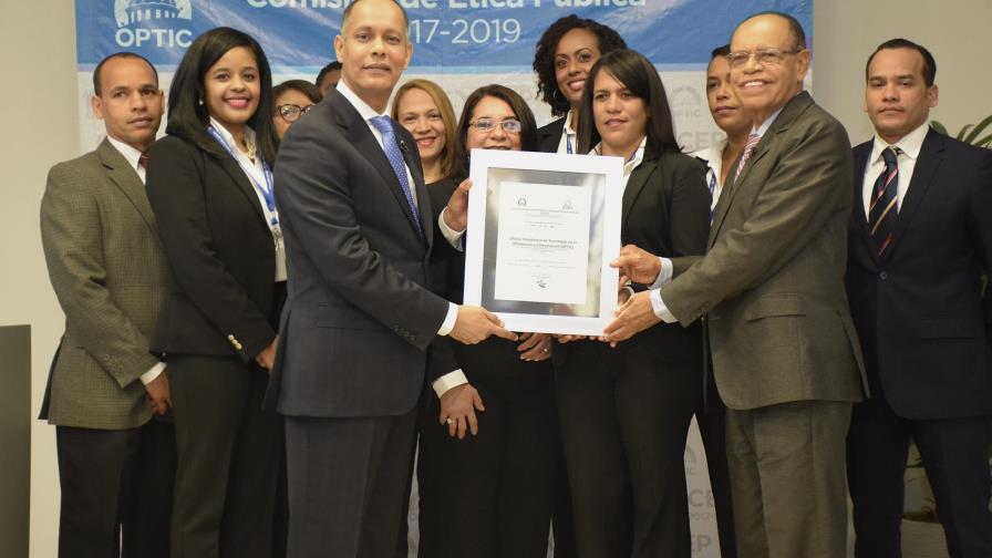 Oficina Presidencial de Tecnologías de la Información y Comunicación juramenta Comisión de Ética Pública