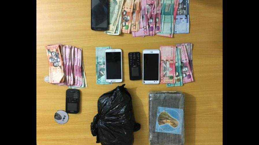 Arrestan a cuatro con dos kilogramos de cocaína