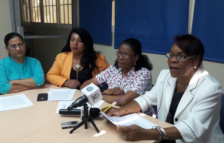 Aseguran Estado tiene deuda social y laboral con las mujeres dominicanas  