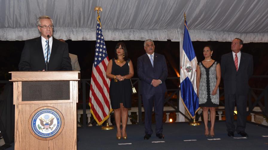 Jefe de misión de Estados Unidos en el país se presenta