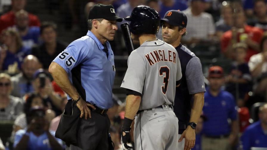 Kinsler pide que Hernández deje de ser umpire 