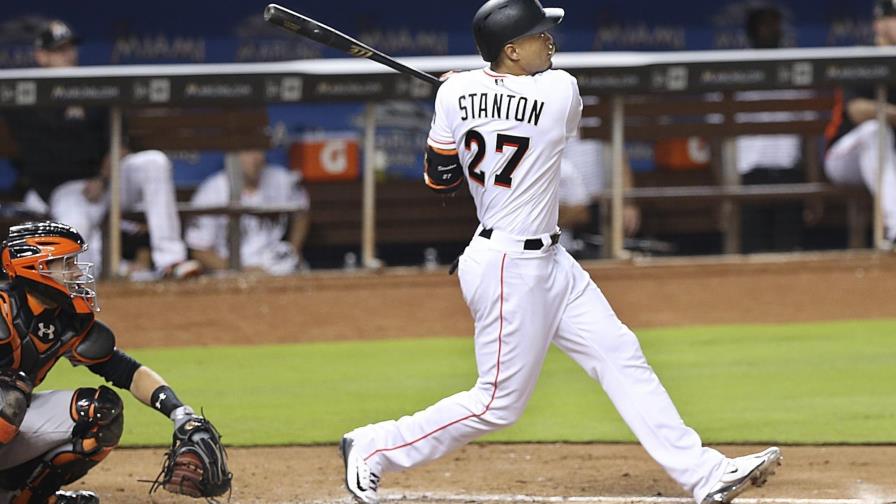 Giancarlot Stanton pega jonrón por 6to juego consecutivo pero Marlins pierden Giancarlot Stanton pega jonrón por 6to juego consecutivo pero Marlins pierden