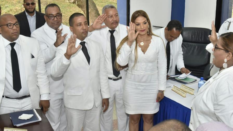 Santo Domingo Oeste elige sin incidentes bufete directivo; Peña resalta limpieza del municipio