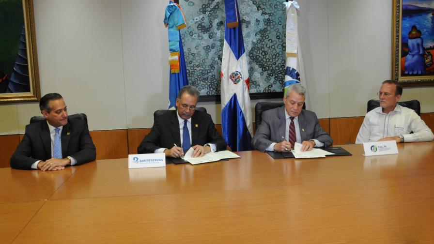 Banreservas firma acuerdo con el Ministerio de Industria y Comercio a favor de las Mipymes