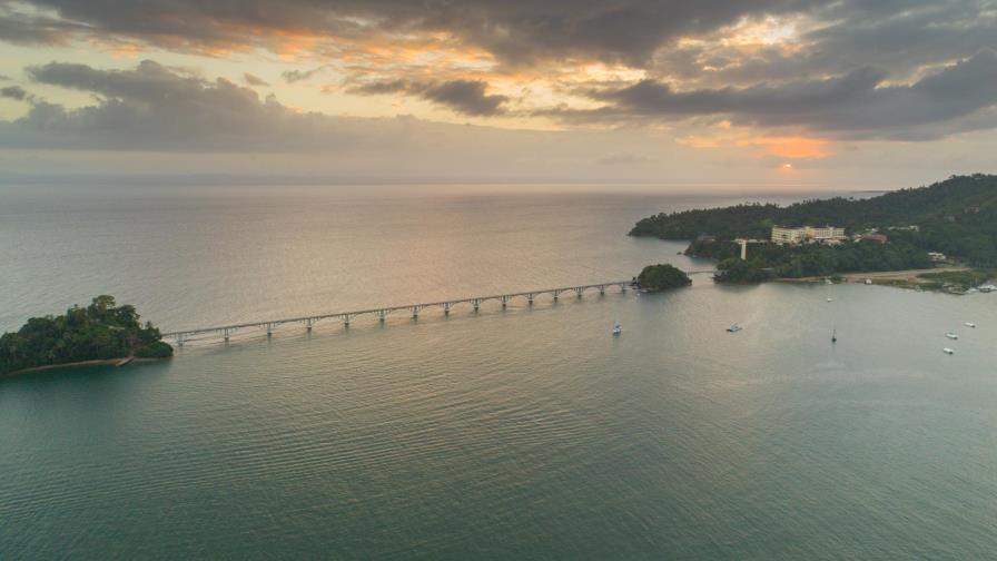 Los puentes de Santa Bárbara de Samaná Los puentes de Santa Bárbara de Samaná