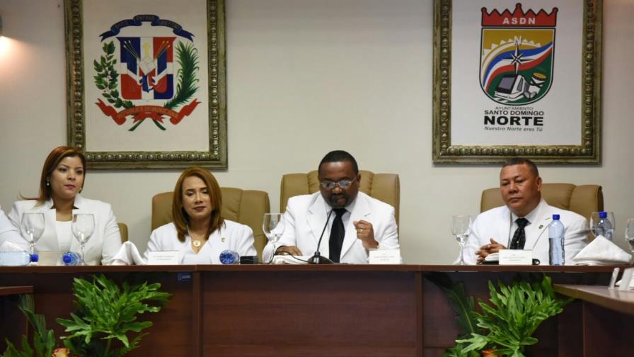 Alcalde René Polanco apuesta por sacar a Lajún de Duquesa, llora durante rendición de memorias 