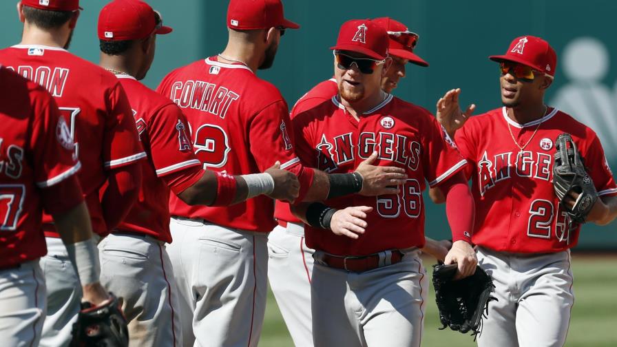 Valbuena y Calhoun disparan jonrón para liderar triunfo de los Angelinos Valbuena y Calhoun disparan jonrón para liderar triunfo de los Angelinos