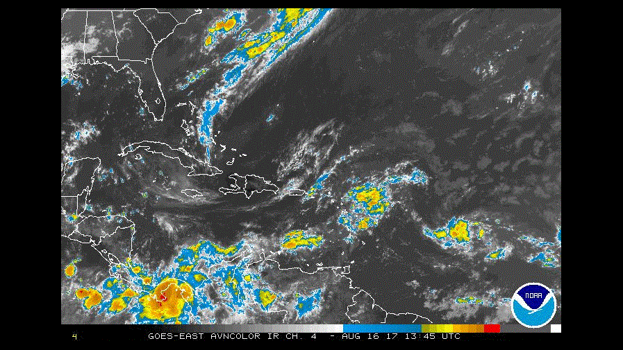 COE emite alerta verde para ocho provincias ante combinación de onda tropical y vaguada