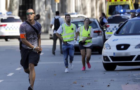 Reportan 13 muertos en atentado terrorista en Barcelona